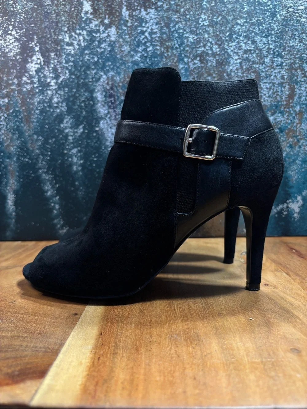 Marc Fisher Quiet Luxury Shimmee Black Suede Peep‎ Toe Booties 9M
